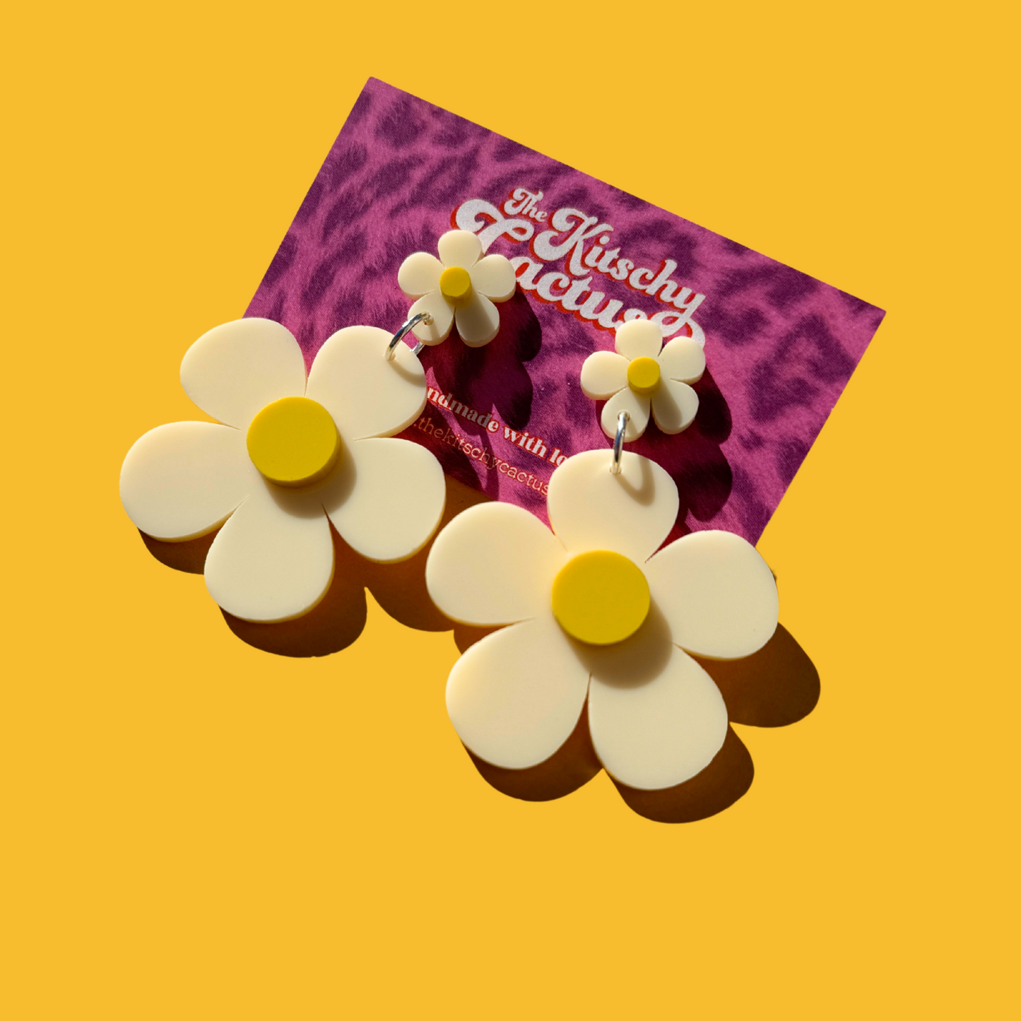 Big Daisy Earrings - The Kitschy Cactus