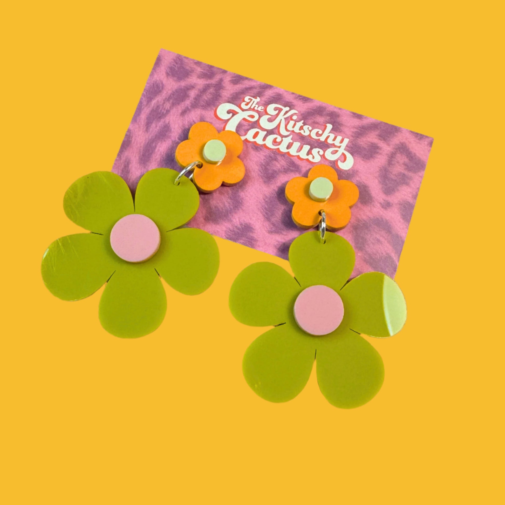 Groovy Green Flower Earrings - The Kitschy Cactus