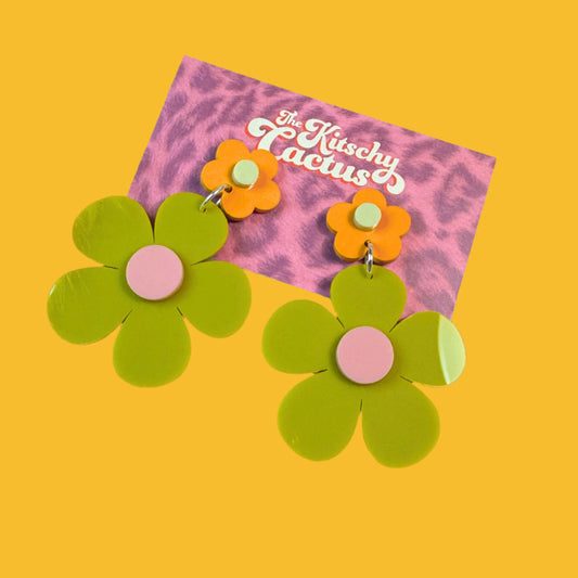 Groovy Green Flower Earrings - The Kitschy Cactus