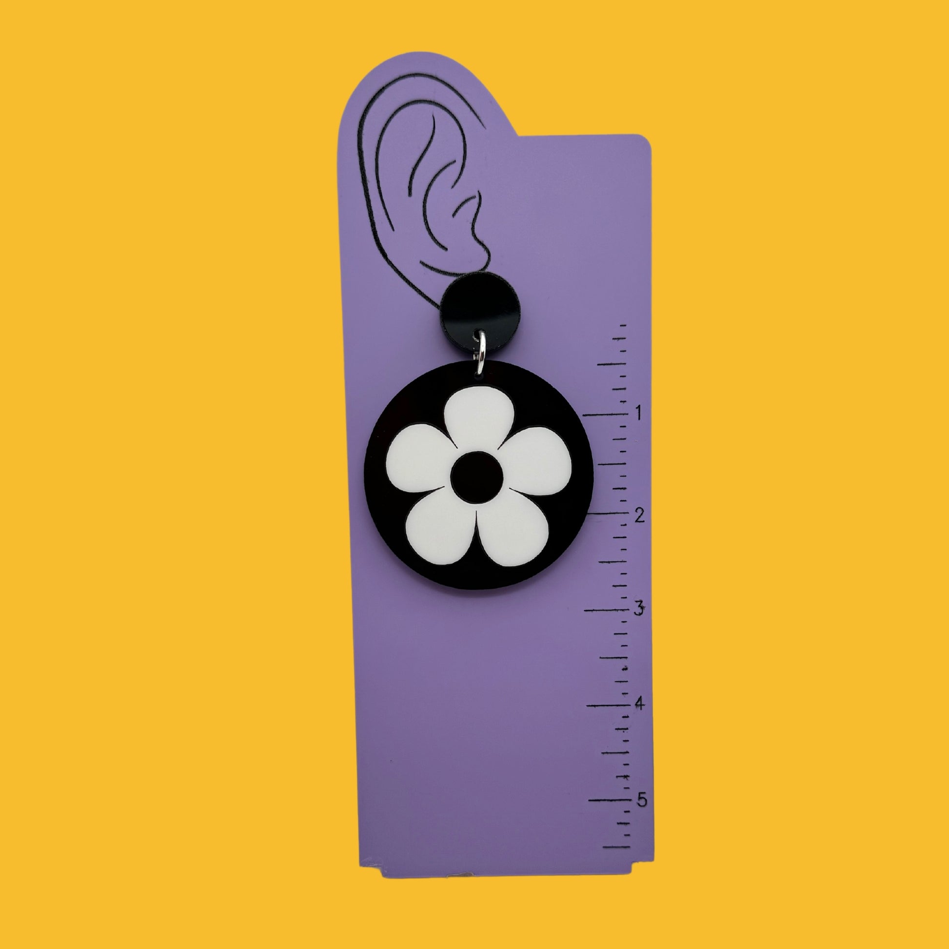 Black and White Retro Inspired Flower Earrings - The Kitschy Cactus