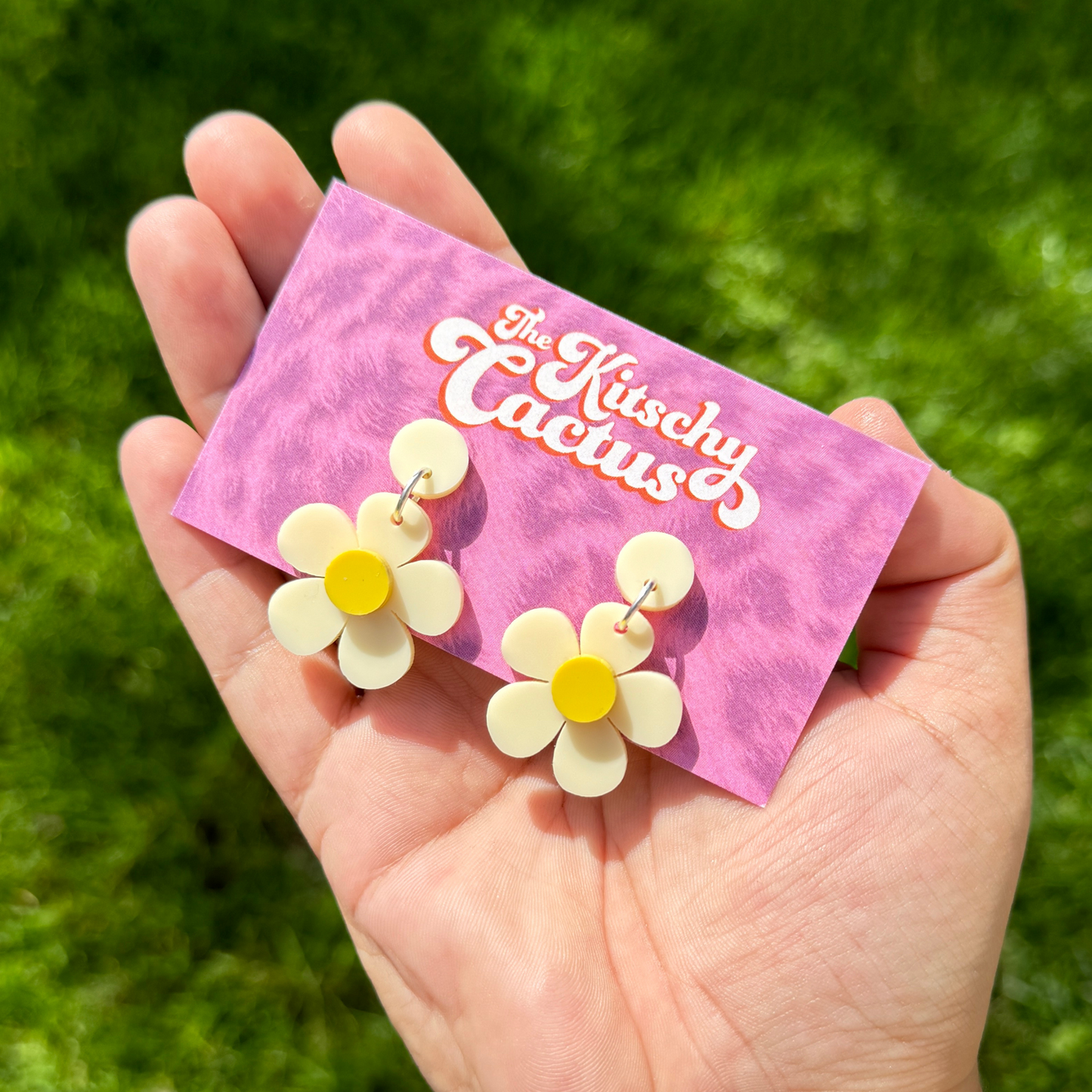 Mini  Daisy Earrings - The Kitschy Cactus